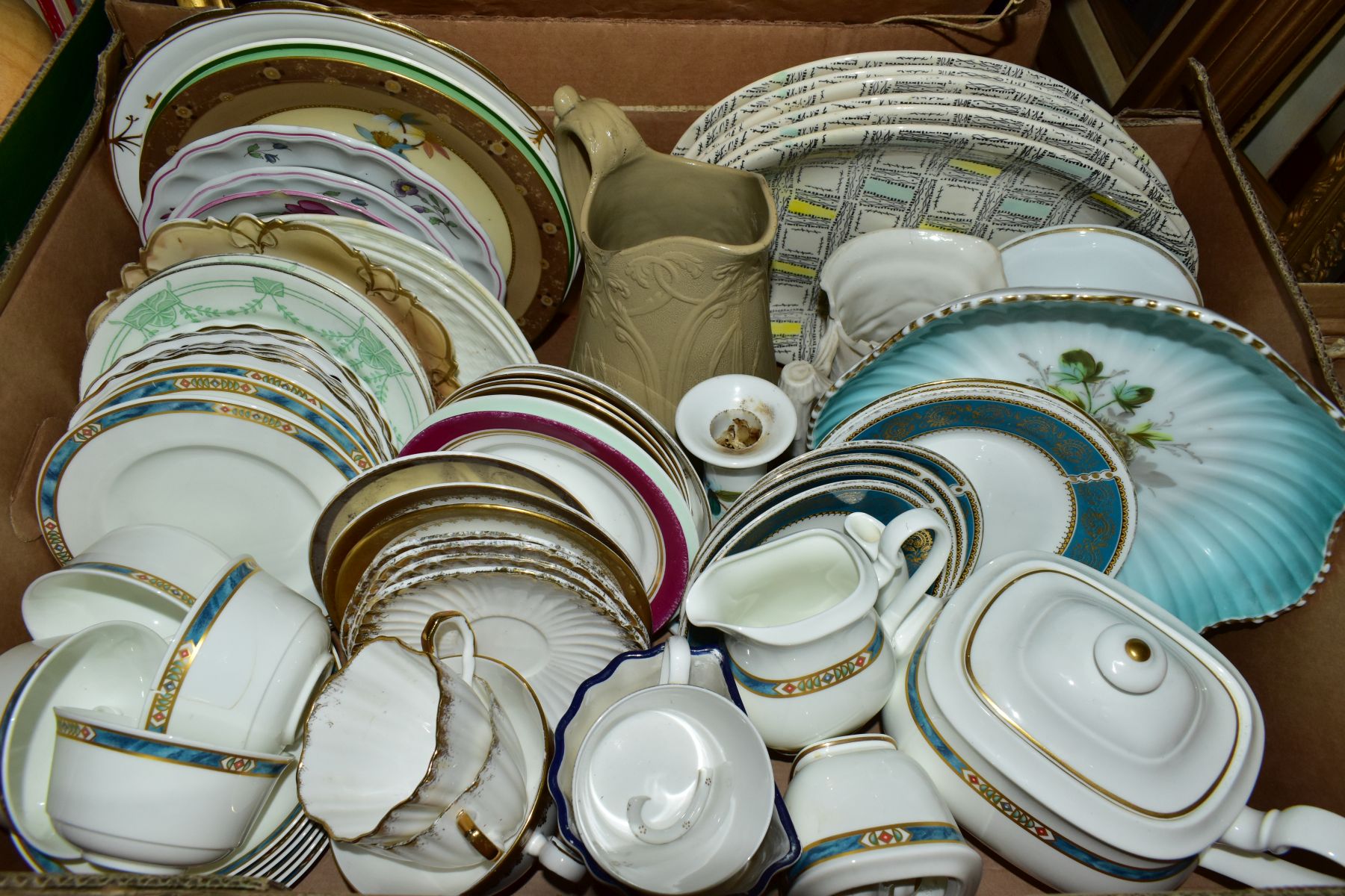 FOUR BOXES AND LOOSE TEA WARES ETC, to include a Villeroy & Boch 'Magica' teapot, sugar bowl, milk - Bild 8 aus 13