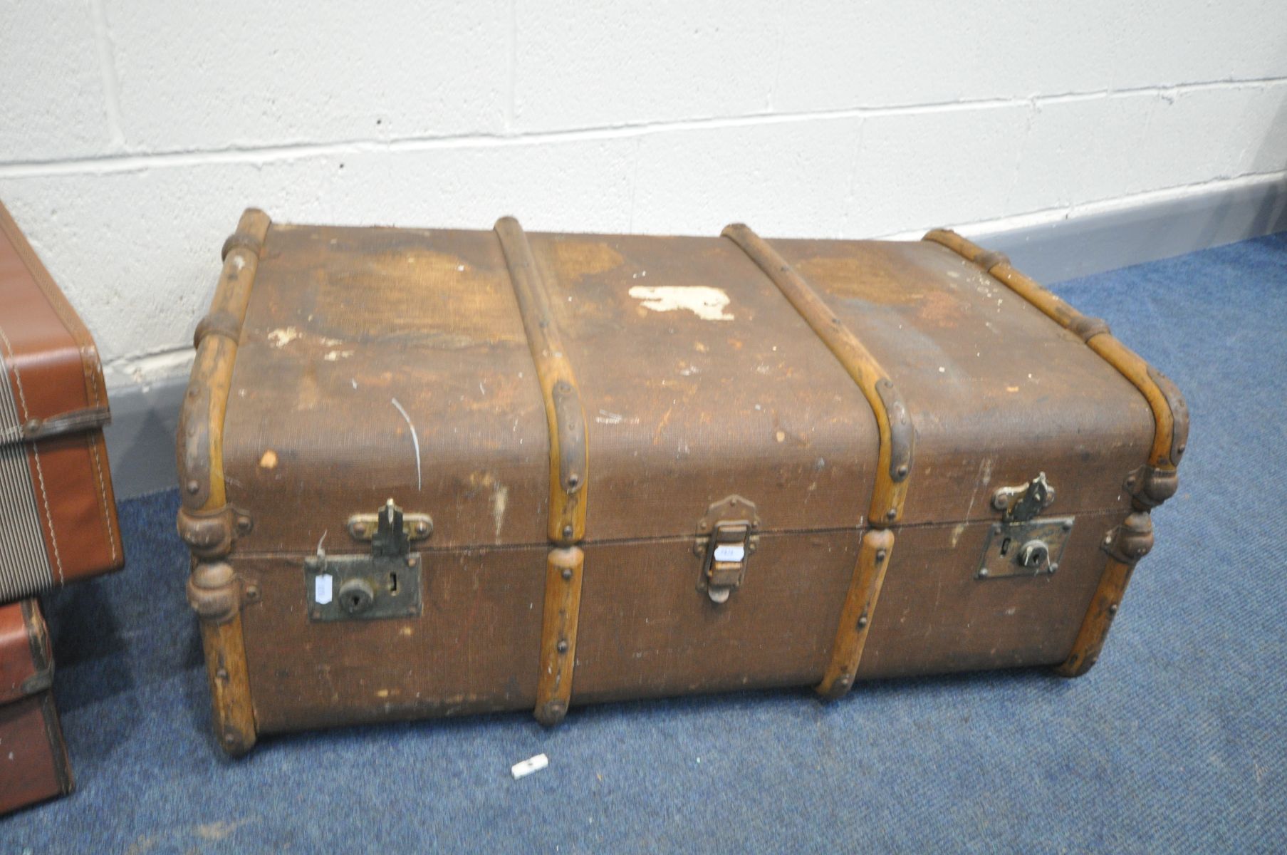 A VINTAGE WOODEN BANDED TRUNK width 84cm x depth 50cm x height 35cm, along with two vintage fibre - Image 3 of 3