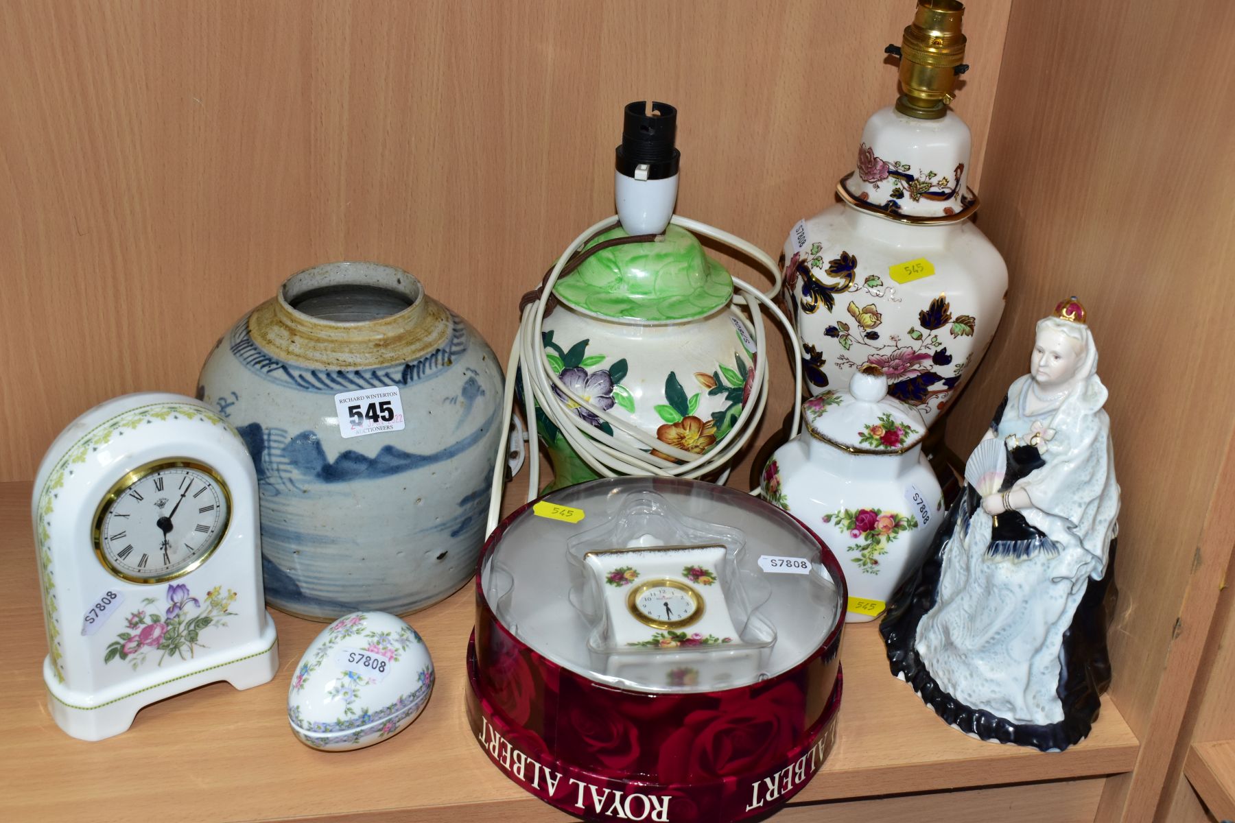 A SMALL GROUP OF CERAMICS, comprising a Chinese blue and white ginger jar, height 15.5cm (missing