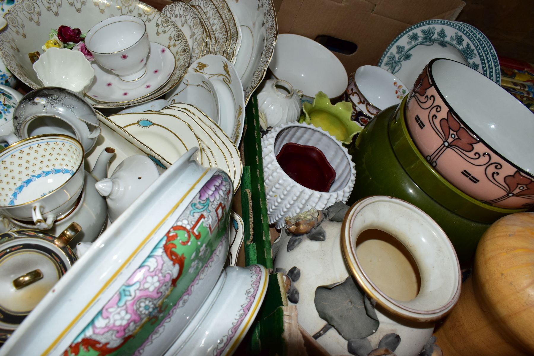 FOUR BOXES AND LOOSE TEA WARES ETC, to include a Villeroy & Boch 'Magica' teapot, sugar bowl, milk - Bild 12 aus 13