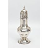 AN EDWARDIAN SILVER CASTER, of baluster form with pierced cross detail to the lid and circular