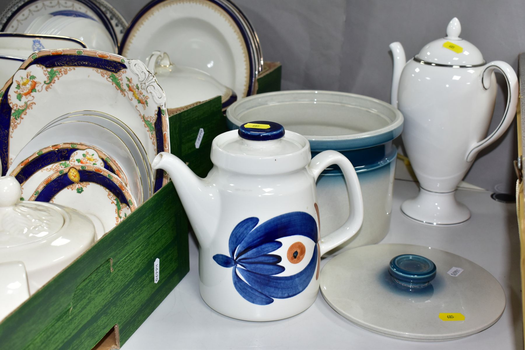 TWO BOXES AND LOOSE TEA AND DINNER WARES ETC, to include Burleigh 'Asiatic Pheasants' soup bowls and - Bild 7 aus 7