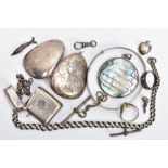 AN ASSORTMENT OF SILVER AND WHITE METAL JEWELLERY ITEMS, to include a rounded triangle locket with