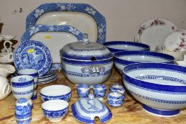 TWENTY TWO PIECES OF COPELAND SPODE BLUE AND WHITE DINNER WARES, comprising two Cracked Ice and