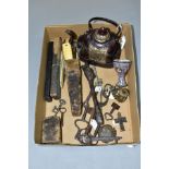 A BOX OF ARTEFACTS, KEYS, CASED CUT THROAT RAZORS, ETC, to include an enamelled egg cup with