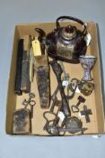 A BOX OF ARTEFACTS, KEYS, CASED CUT THROAT RAZORS, ETC, to include an enamelled egg cup with