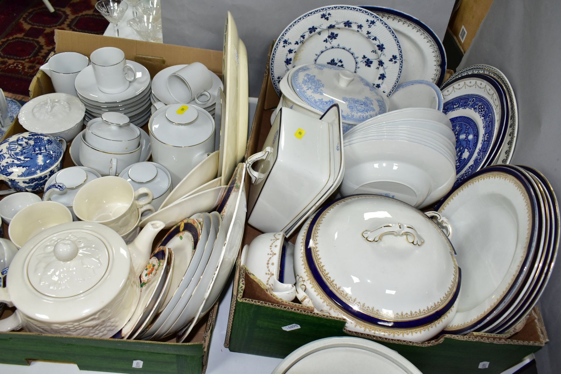 TWO BOXES AND LOOSE TEA AND DINNER WARES ETC, to include Burleigh 'Asiatic Pheasants' soup bowls and - Bild 6 aus 7