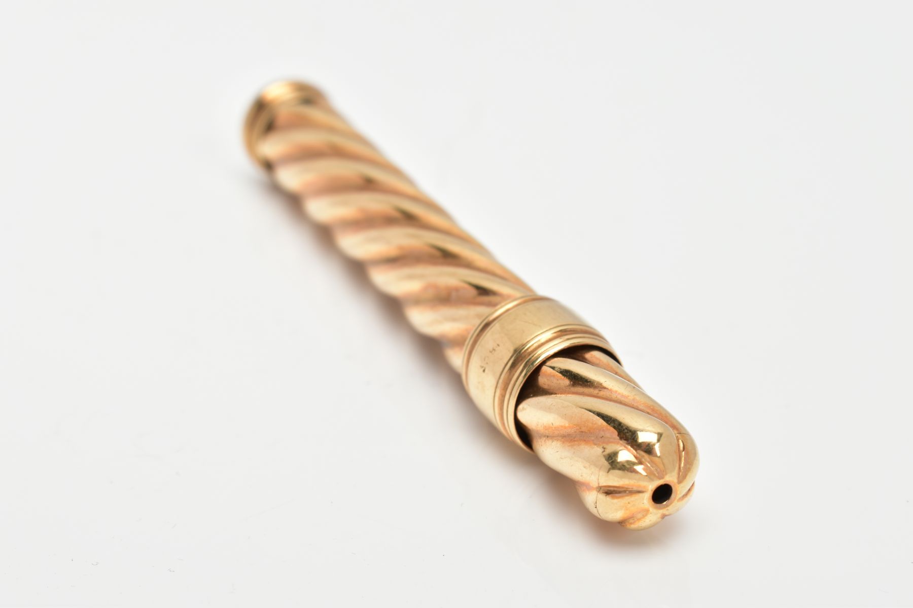 AN EARLY TO MID 20TH CENTURY 18CT GOLD RETRACTABLE PENCIL, of twist design with banded slider, - Image 3 of 4