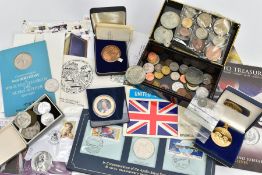 A SMALL BOX CONTAINING MIXED COINS AND COMMEMORATIVES, to include 'In Commemoration of the Appollo-