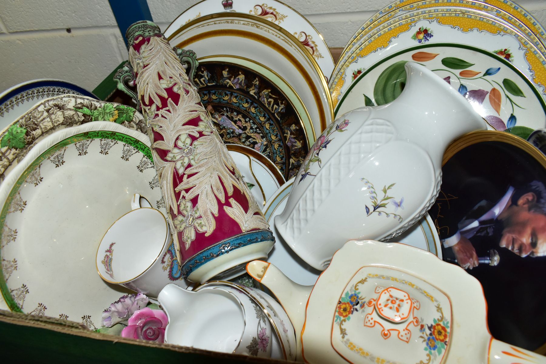 FOUR BOXES OF CERAMIC DINNER AND TEAWARES ETC, to include an Art Deco Barker Bros Tudor Ware Blossom - Image 9 of 10