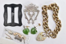 A SELECTION OF JEWELLERY ETC, to include a Scottish silver Luckenbooth brooch, a silver gilt curb