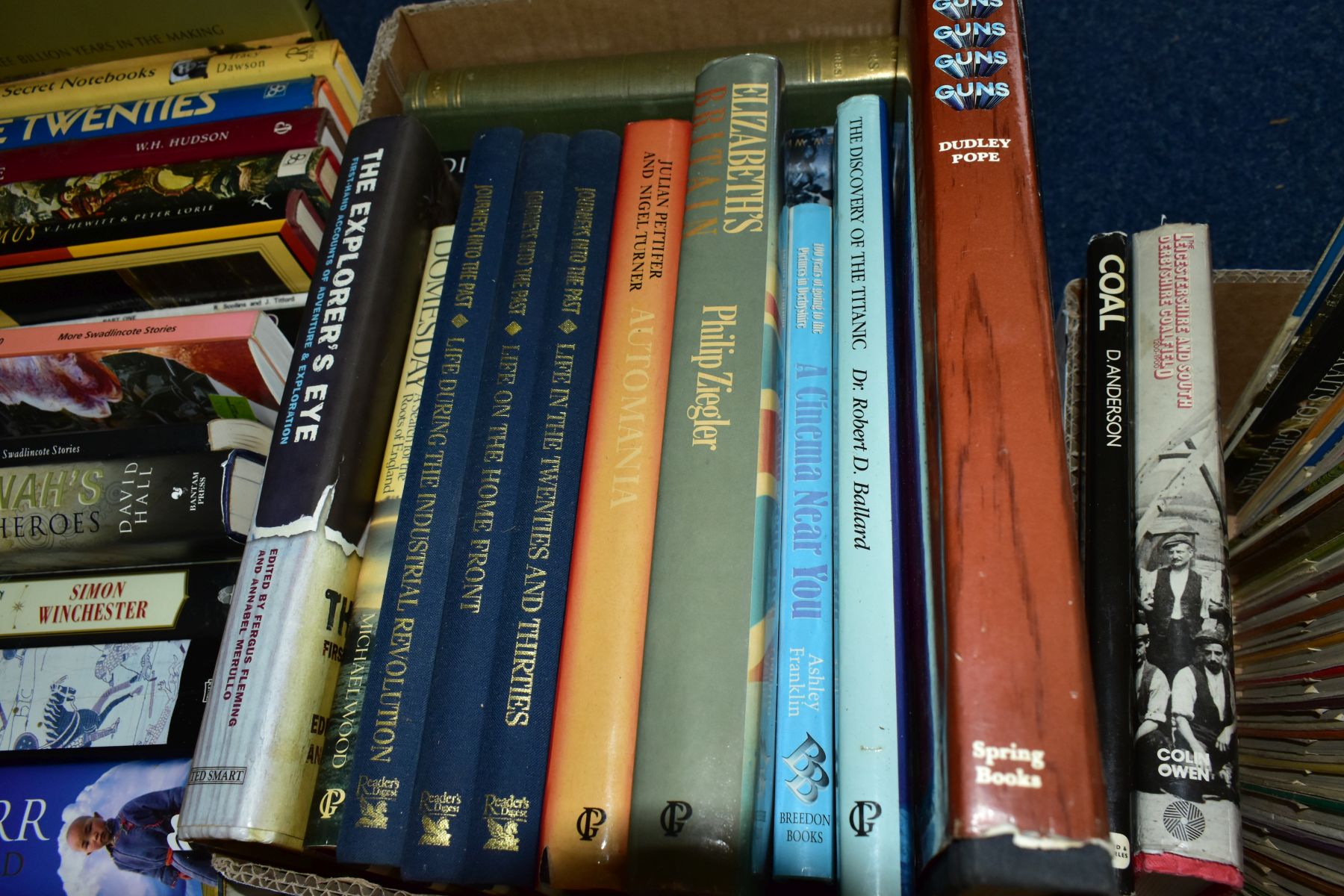 BOOKS, six boxes containing approximately 95-100 titles, subjects include history and the Second - Bild 5 aus 7