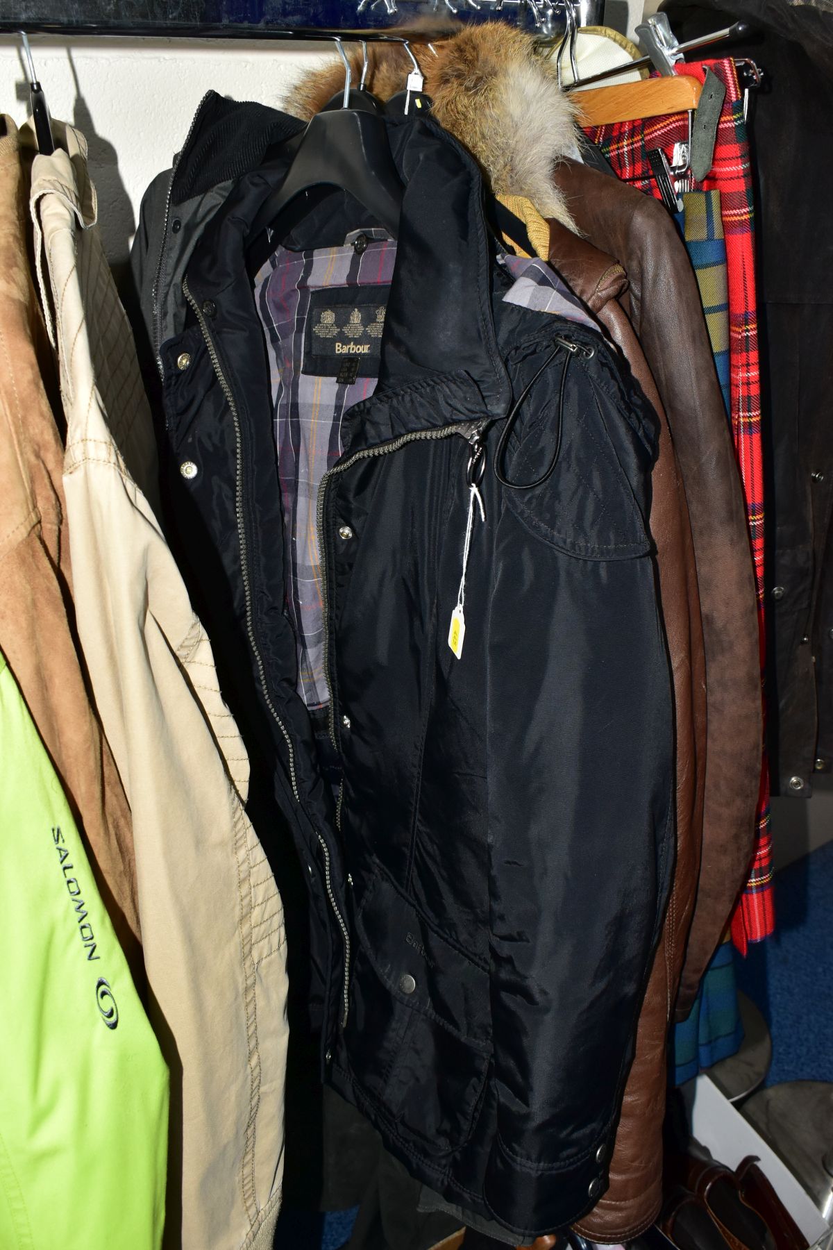 TWENTY ITEMS OF CLOTHING AND FIVE BOXES OF SHOES, to include leather, waxed and outdoor jackets - Image 13 of 18