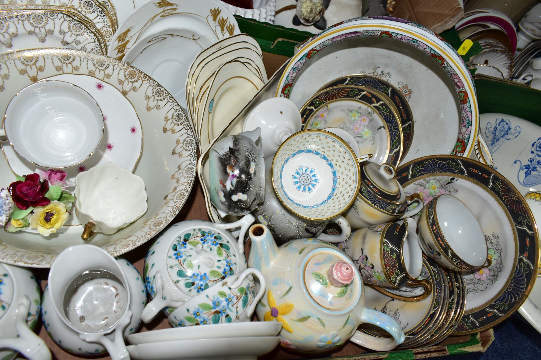 FOUR BOXES AND LOOSE TEA WARES ETC, to include a Villeroy & Boch 'Magica' teapot, sugar bowl, milk - Bild 9 aus 13