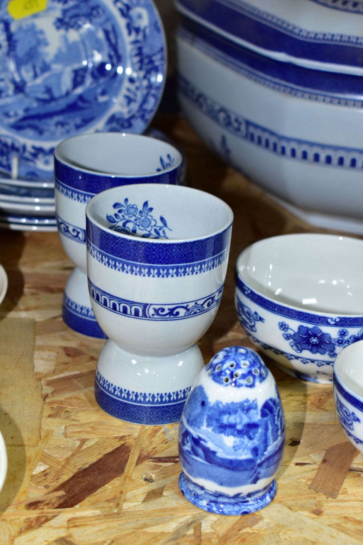 TWENTY TWO PIECES OF COPELAND SPODE BLUE AND WHITE DINNER WARES, comprising two Cracked Ice and - Bild 2 aus 7
