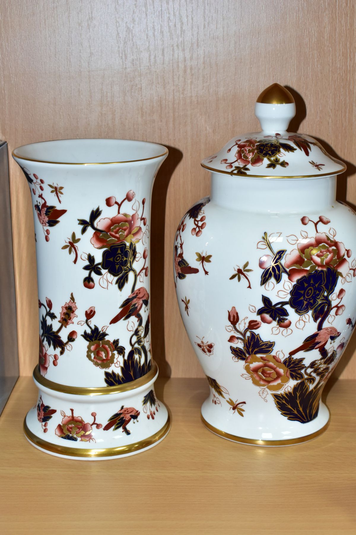 SIX PIECES OF COALPORT HONG KONG CERAMIC WARES, comprising two covered vases heights approximately - Image 6 of 8