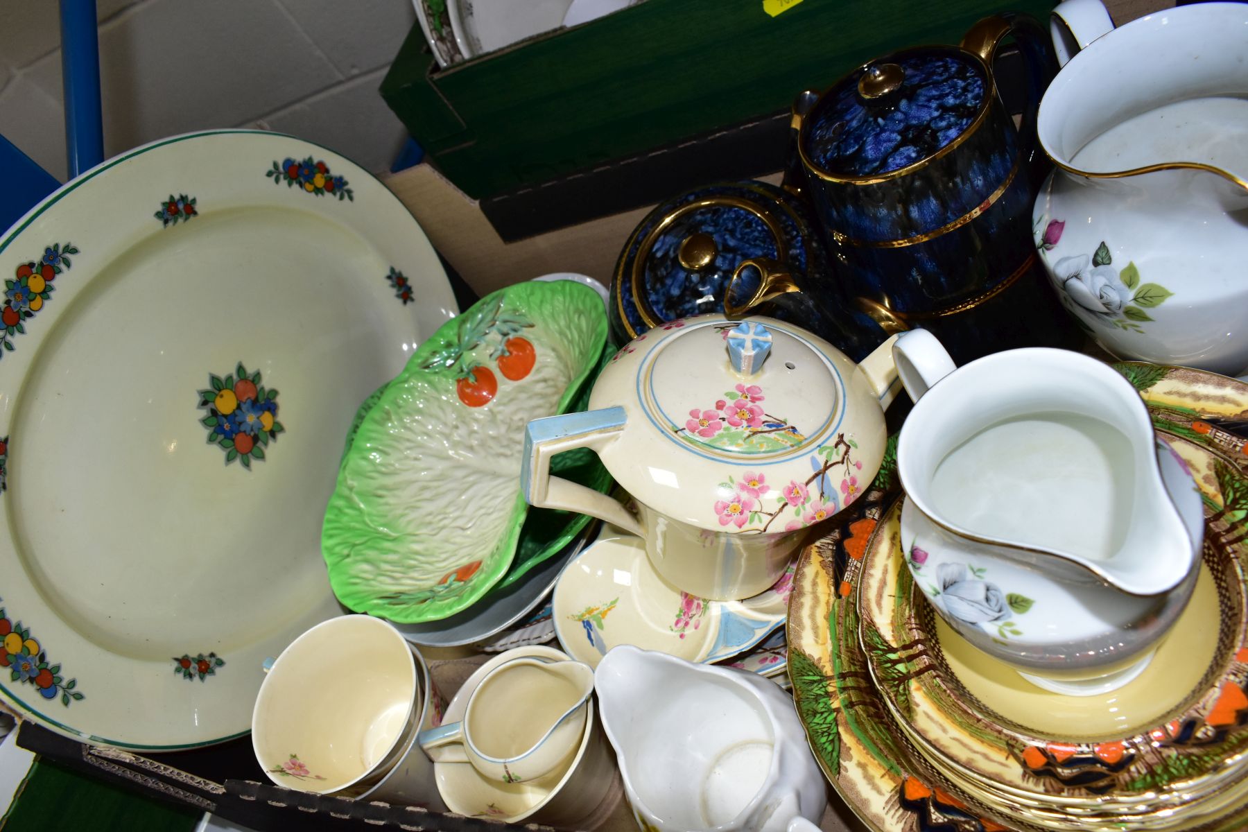 FOUR BOXES OF CERAMIC DINNER AND TEAWARES ETC, to include an Art Deco Barker Bros Tudor Ware Blossom - Bild 5 aus 10