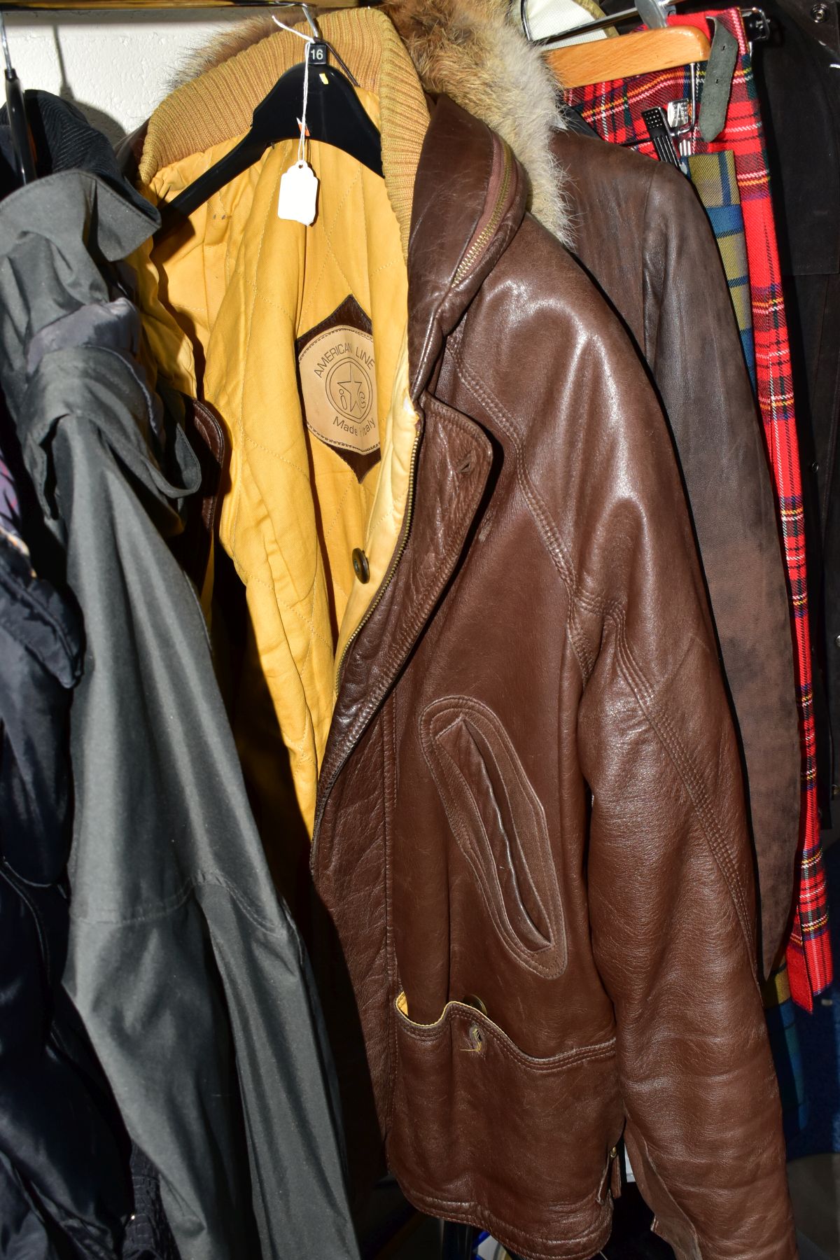 TWENTY ITEMS OF CLOTHING AND FIVE BOXES OF SHOES, to include leather, waxed and outdoor jackets - Image 16 of 18
