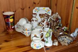 A GROUP OF CERAMIC TEAWARES AND ORNAMENTS, to include a twenty piece Crown Ducal part tea set with