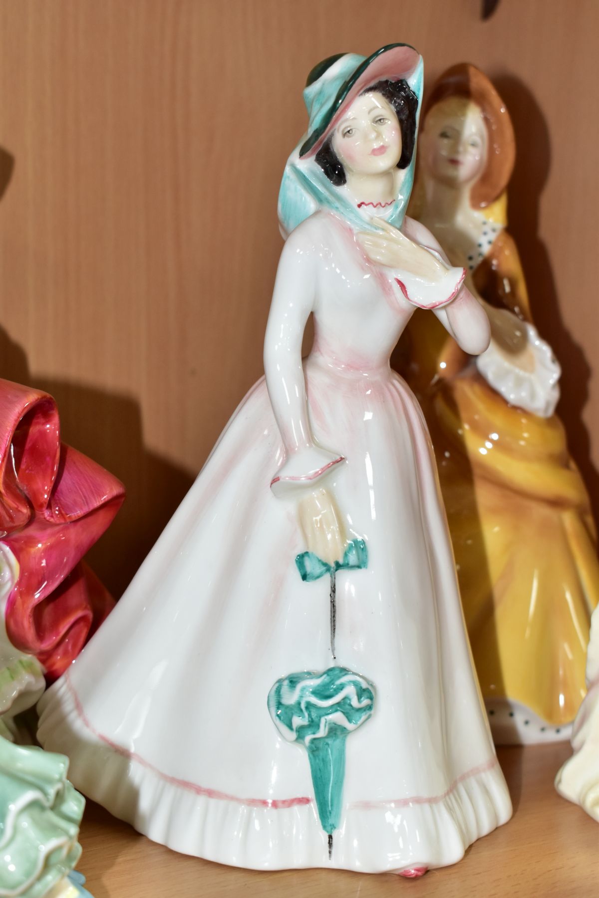 FIVE ROYAL DOULTON LADY FIGURES, comprising 'Sarah' HN3384, 'Sandra' HN2275, 'Top o' the Hill' - Image 5 of 7