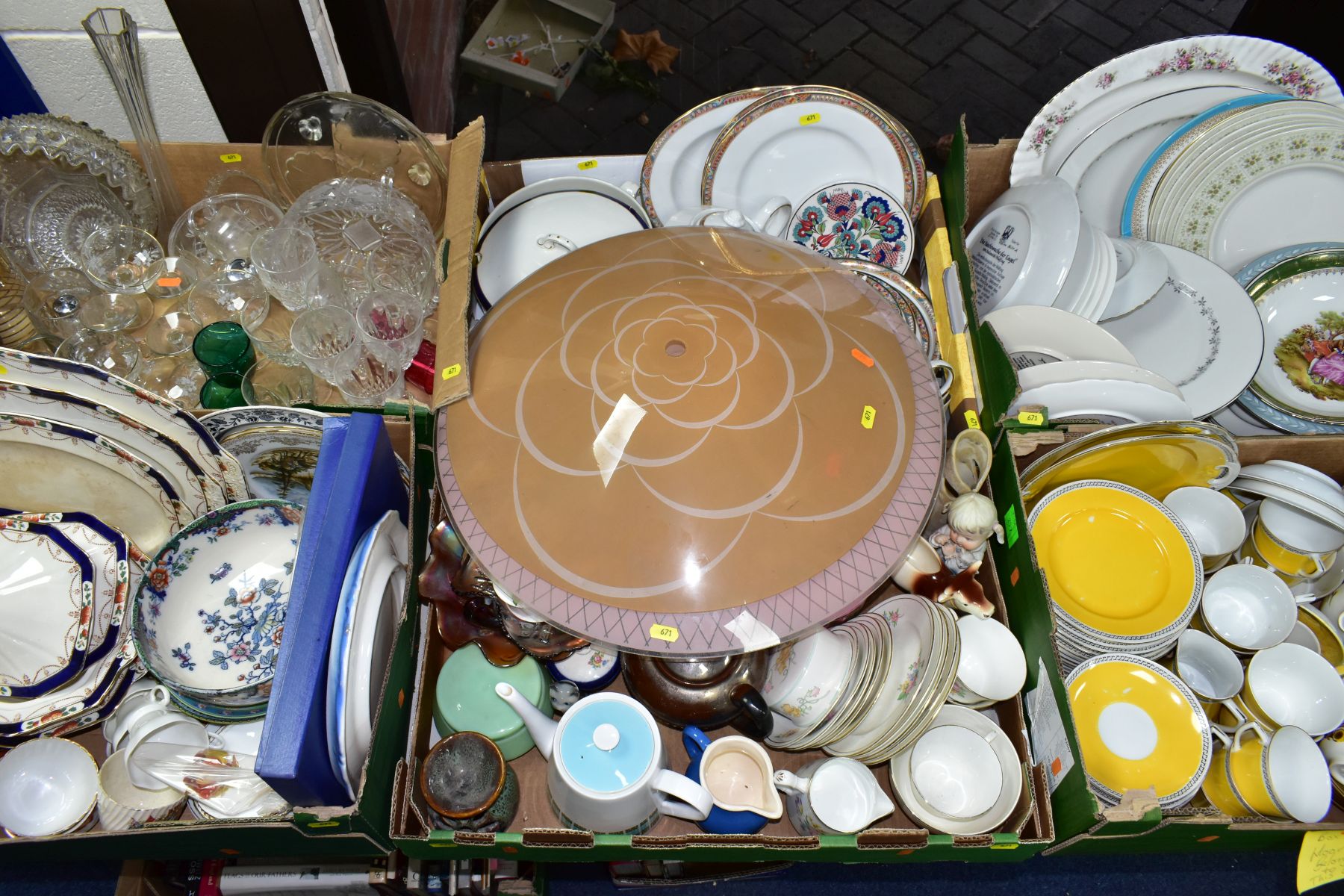 SEVEN BOXES AND LOOSE OF CERAMICS AND GLASSWARE, including a Midwinter Stylecraft fashion shape part