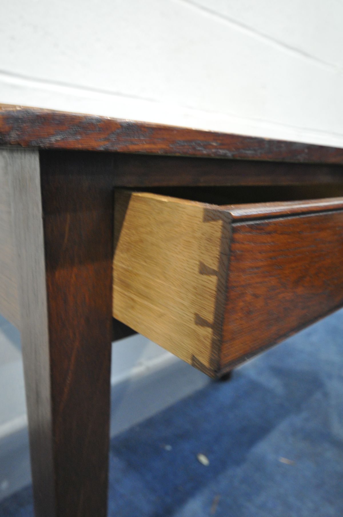 AN EARLY 20TH CENTURY OAK SIDE TABLE, with two drawers, on square tapered legs, width 93cm x depth - Image 3 of 3