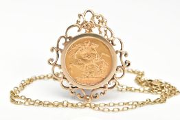 A MOUNTED FULL SOVEREIGN PENDANT AND CHAIN, a full sovereign depicting George and the dragon,