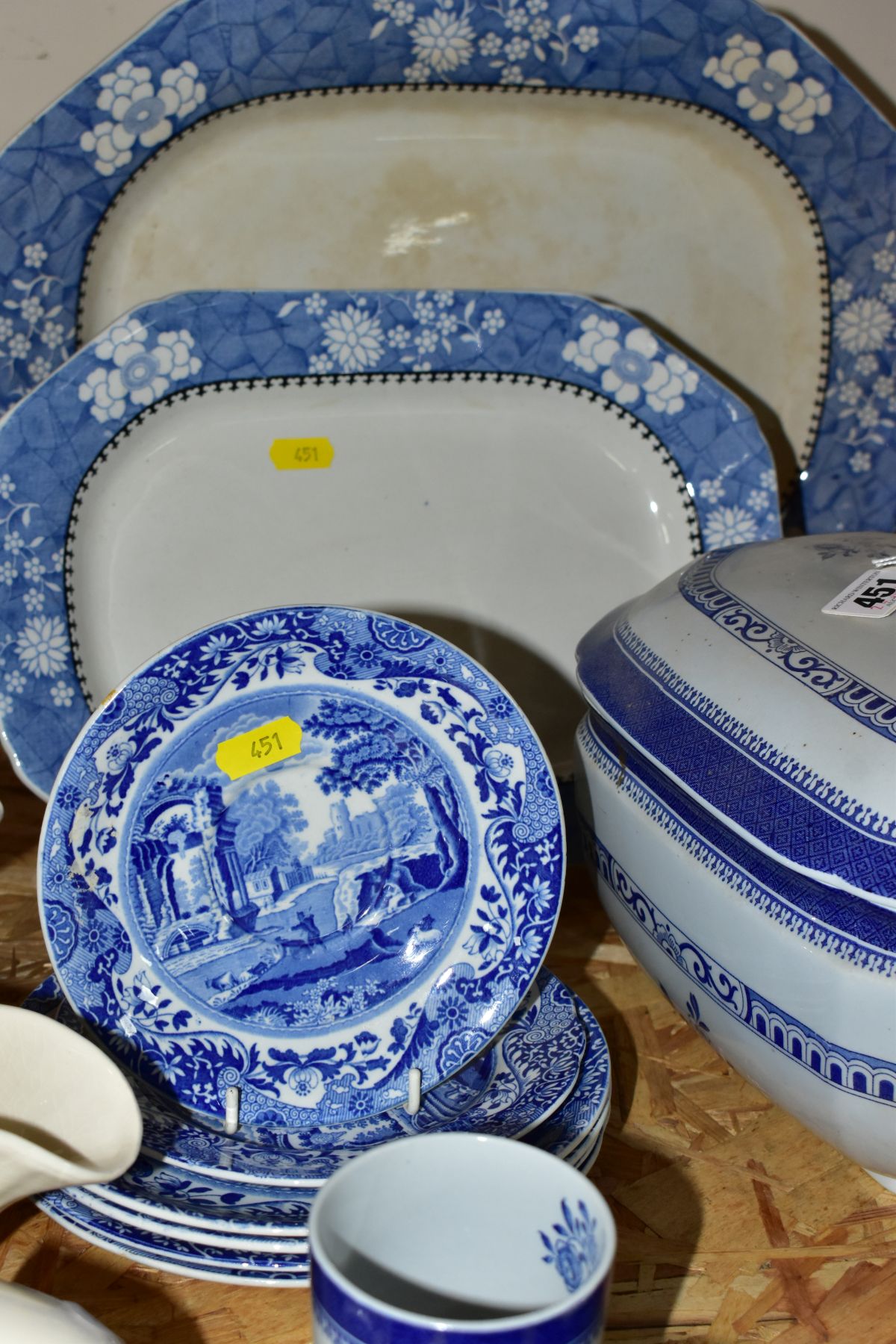 TWENTY TWO PIECES OF COPELAND SPODE BLUE AND WHITE DINNER WARES, comprising two Cracked Ice and - Bild 4 aus 7