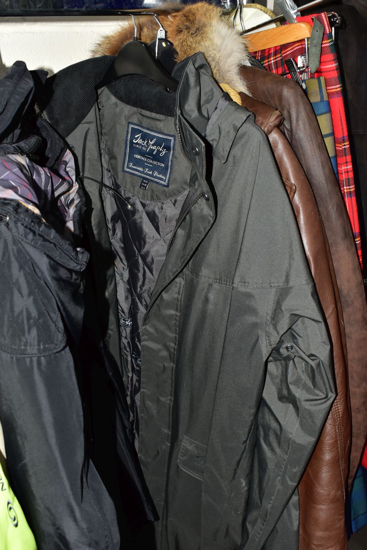 TWENTY ITEMS OF CLOTHING AND FIVE BOXES OF SHOES, to include leather, waxed and outdoor jackets - Image 15 of 18
