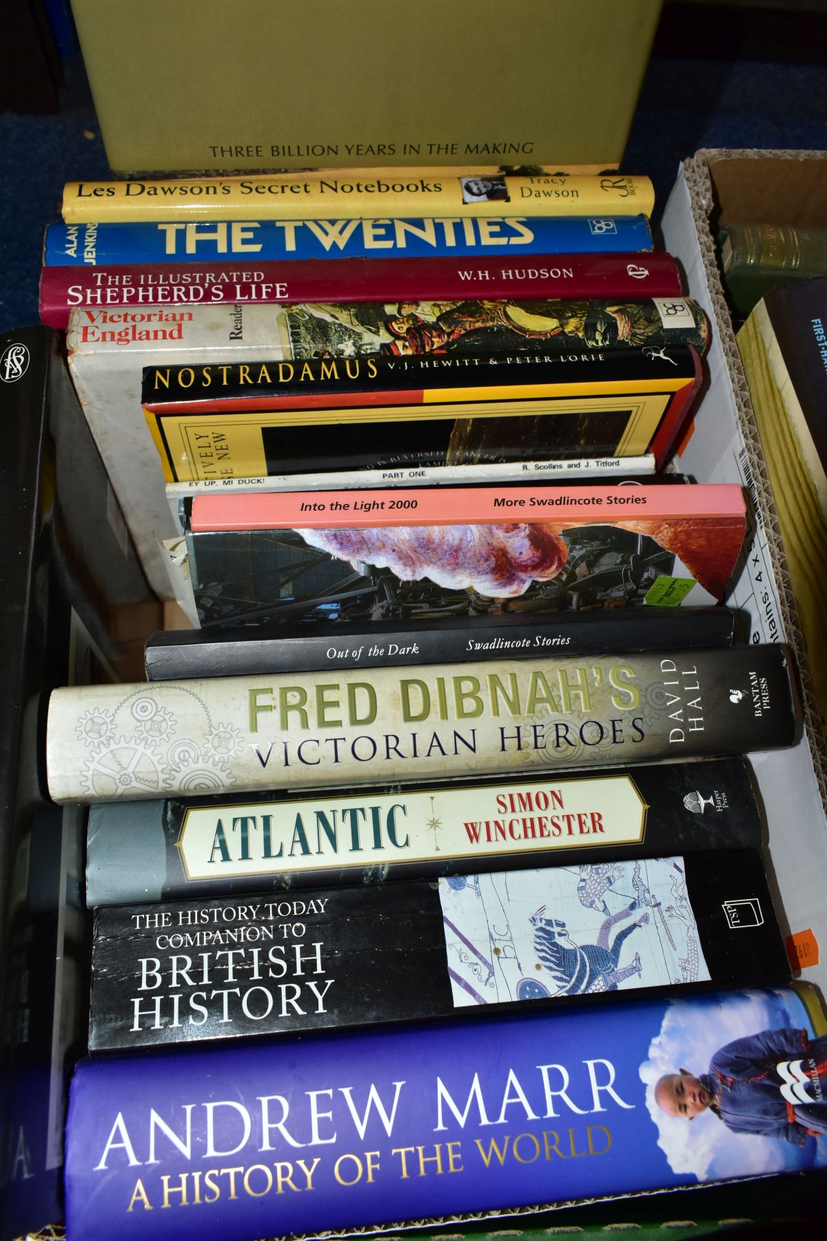 BOOKS, six boxes containing approximately 95-100 titles, subjects include history and the Second - Bild 6 aus 7