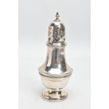 AN EARLY 20TH CENTURY SILVER CASTER, of baluster form with pierced decoration to the lid and