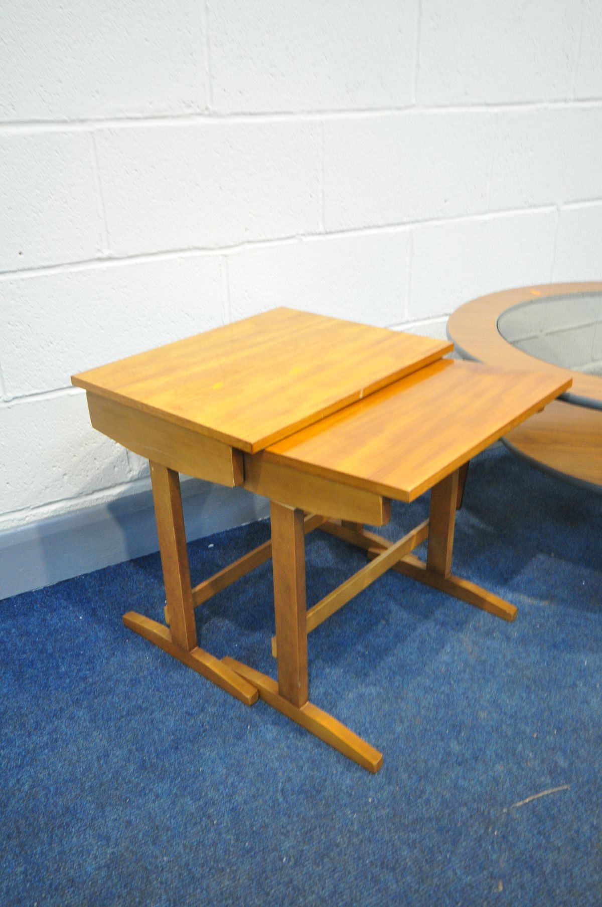 A MID CENTURY TEAK CIRCULAR COFFEE TABLE, with a glass insert, diameter 85cm x height 46cm, and a - Image 3 of 3