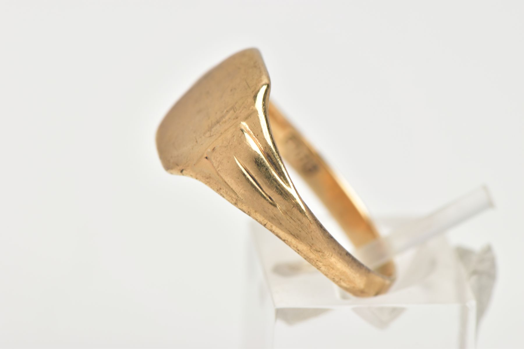 A 9CT GOLD SIGNET RING, of a plain square form, tapered shoulders, approximate face dimensions - Image 2 of 4