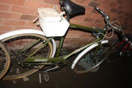 A VINTAGE TRIUMPH TRAFFIC MASTER GENTS BIKE with 3 gears and 23in frame