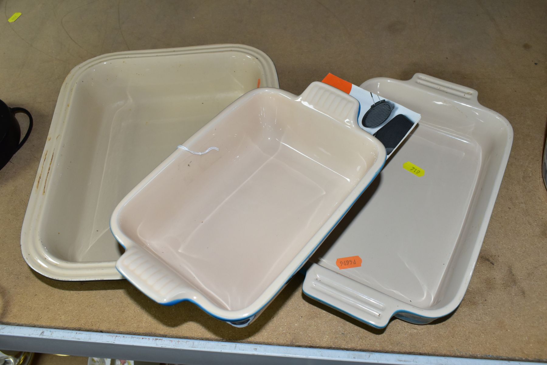 THREE LE CREUSET STONEWARE RECTANGULAR OVEN DISHES, comprising a Marseille Blue 19cm x 13cm x 5. - Image 2 of 4