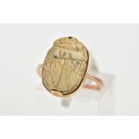A 9CT GOLD CARVED SCARAB BEETLE RING, carved wooden scarab beetle, collet mounted tapered