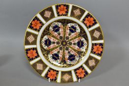 A ROYAL CROWN DERBY IMARI 1128 PATTERN PLATE, impressed X862 and pink factory mark, diameter 21cm (