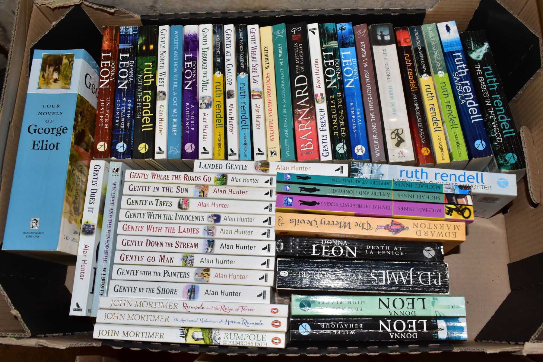 SIX BOXES OF HARDBACK AND PAPERBACK BOOKS, OVER 0NE HUNDRED AND NINETY VOLUMES, including crime - Image 5 of 7