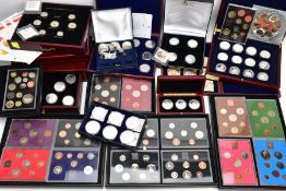 A LARGE BOX OF MAINLY UK COINS IN BOXES AND TRAYS, to include a 15x silver proof Queens diamond