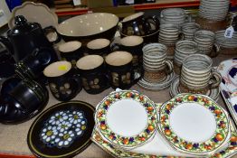 A QUANTITY OF DENBY POTTERY AND OTHER CERAMIC TEA/COFFEE WARES, comprising a sixteen piece Denby