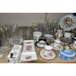 A GROUP OF ASSORTED GLASSWARE, CERAMIC GIFT WARE AND OTHER CERAMICS, including three Wedgwood pale