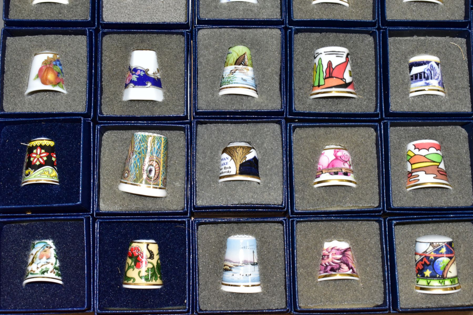 A BOX OF BOXED THIMBLE COLLECTORS CLUB THIMBLES, to include more than sixty boxed thimbles, with a - Image 5 of 7