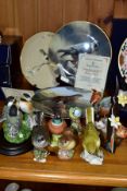 A COLLECTION OF NINE BIRD FIGURINES AND FOUR PLATES BY ROYAL WORCESTER, ROYAL DOULTON, ETC,