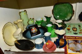 A COLLECTION OF CARLTON WARE IN A VARIETY OF PLAIN GROUND AND LUSTRE FINISHES, most with gilt