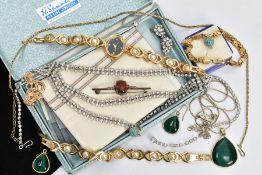 A BAG OF ASSORTED JEWELLERY, to include a white metal moss agate brooch stamped sterling, a boxed