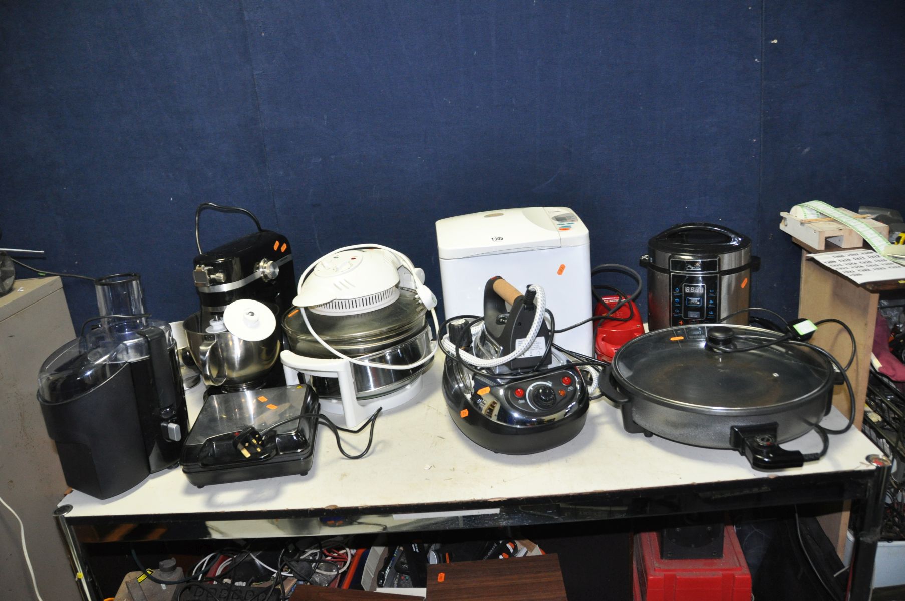 A COLLECTION OF KITCHEN ELECTRICALS including a Grundig Premium Line Mixer, a Philips Juicer, a