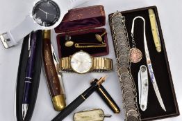 A BOX OF ASSORTED ITEMS, to include a 'Parker Sonnet' fountain pen, matt black and gold trim, a