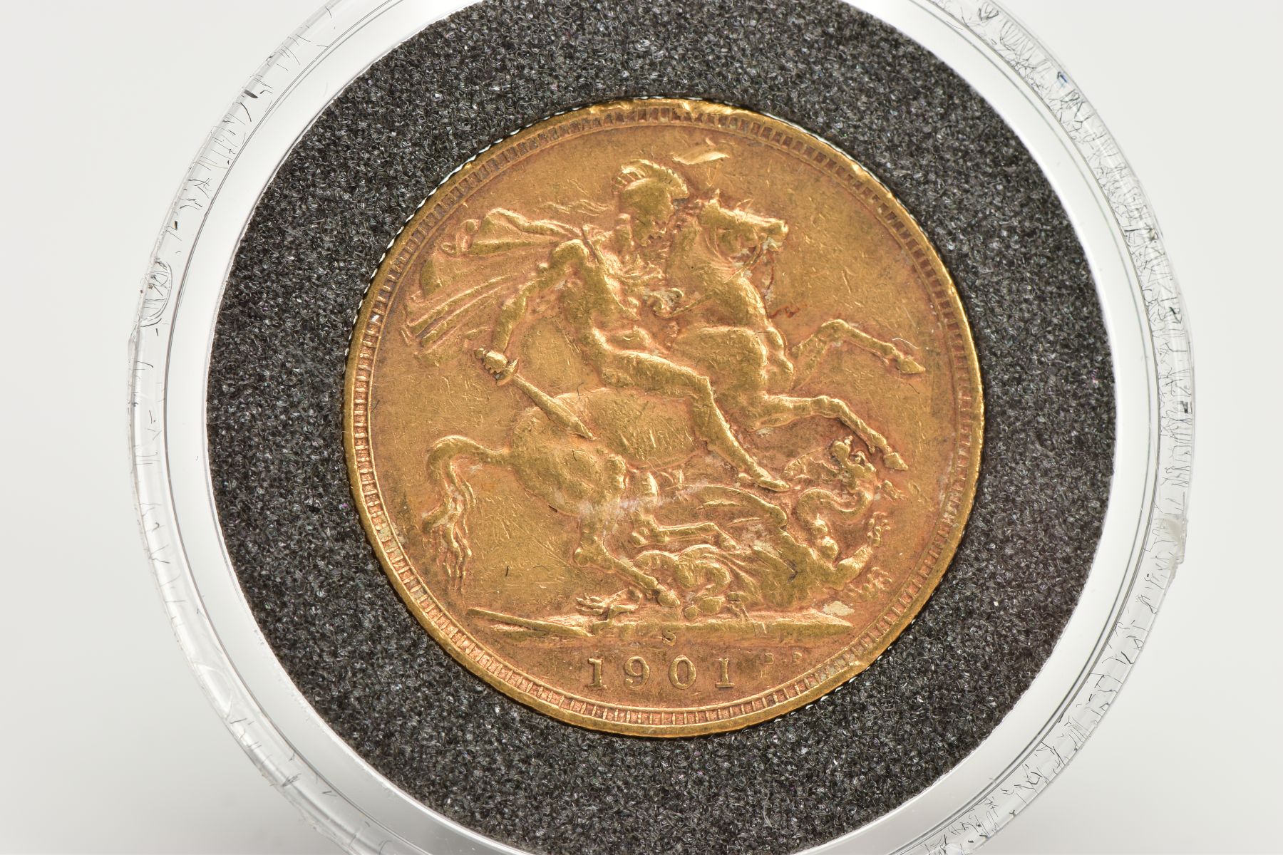 A VICTORIA FULL GOLD SOVEREIGN SYDNEY MINT 1901