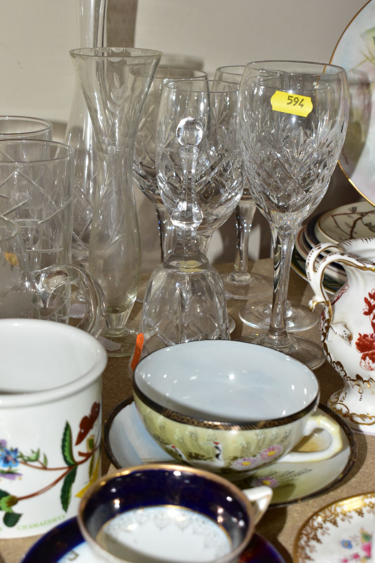 A GROUP OF ASSORTED GLASSWARE, CERAMIC GIFT WARE AND OTHER CERAMICS, including three Wedgwood pale - Image 11 of 12