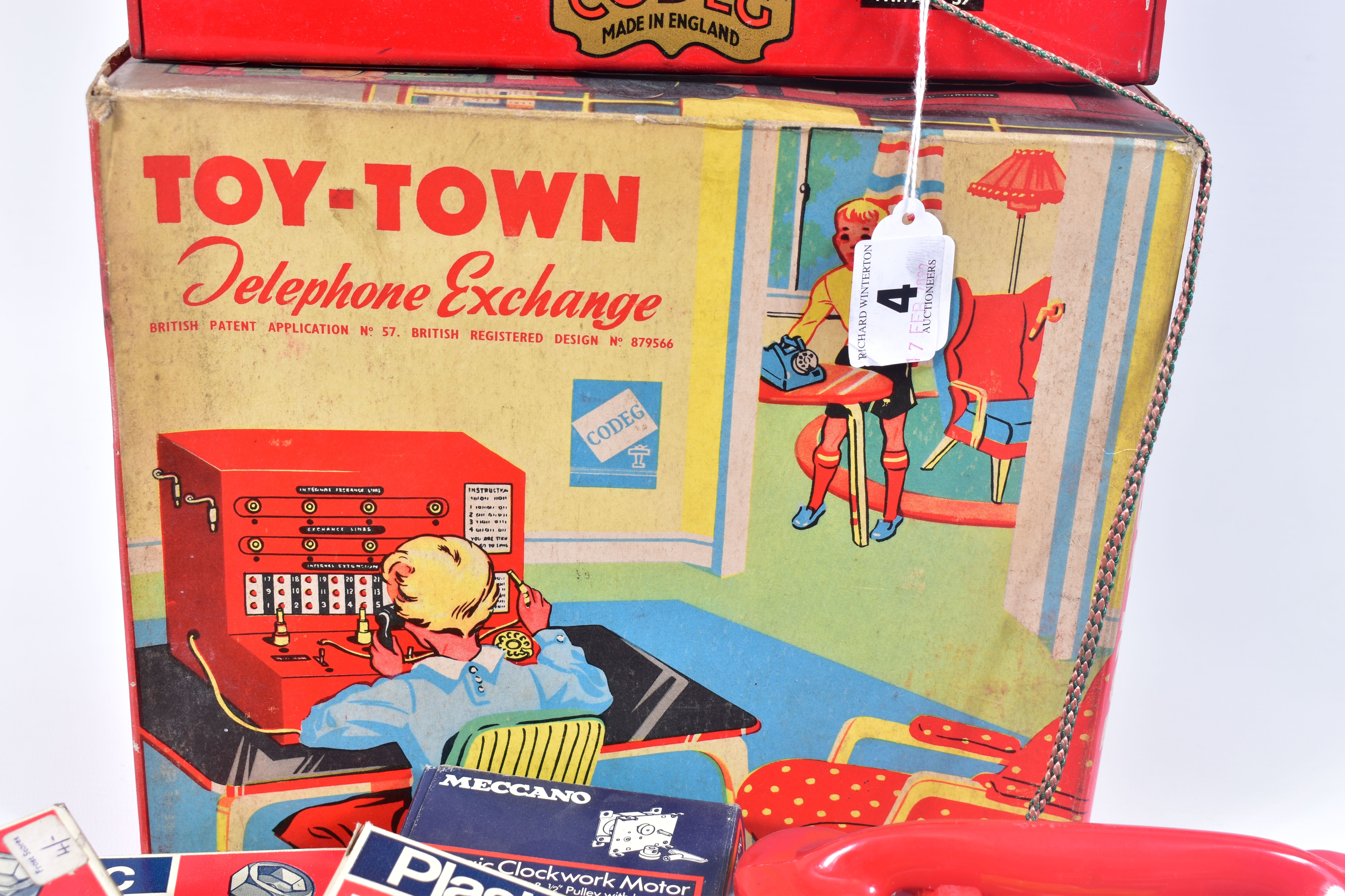 A BOXED CODEG TOY-TOWN TELEPHONE EXCHANGE, of tinplate and plastic construction, exchange unit is - Bild 7 aus 9